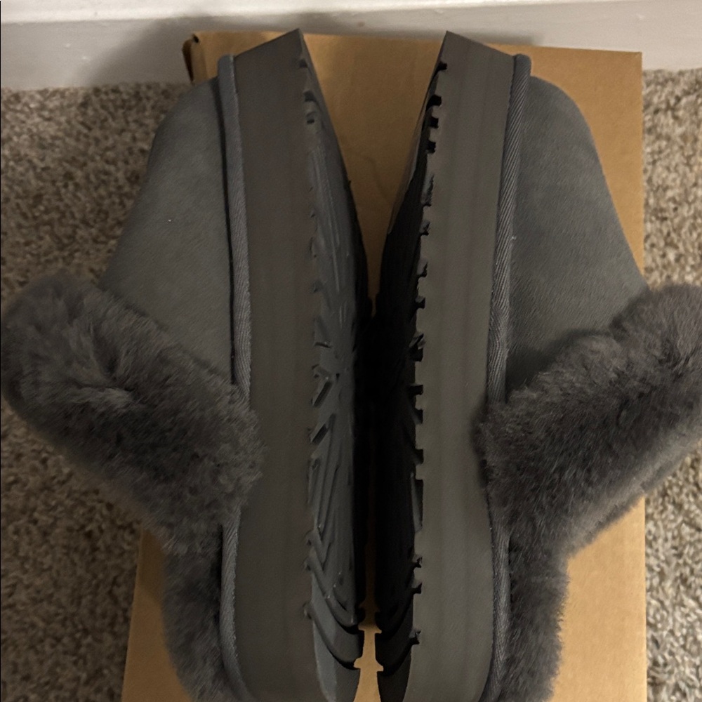 NIB UGG Disquette Charcoal Size 6 - Picture 9 of 11